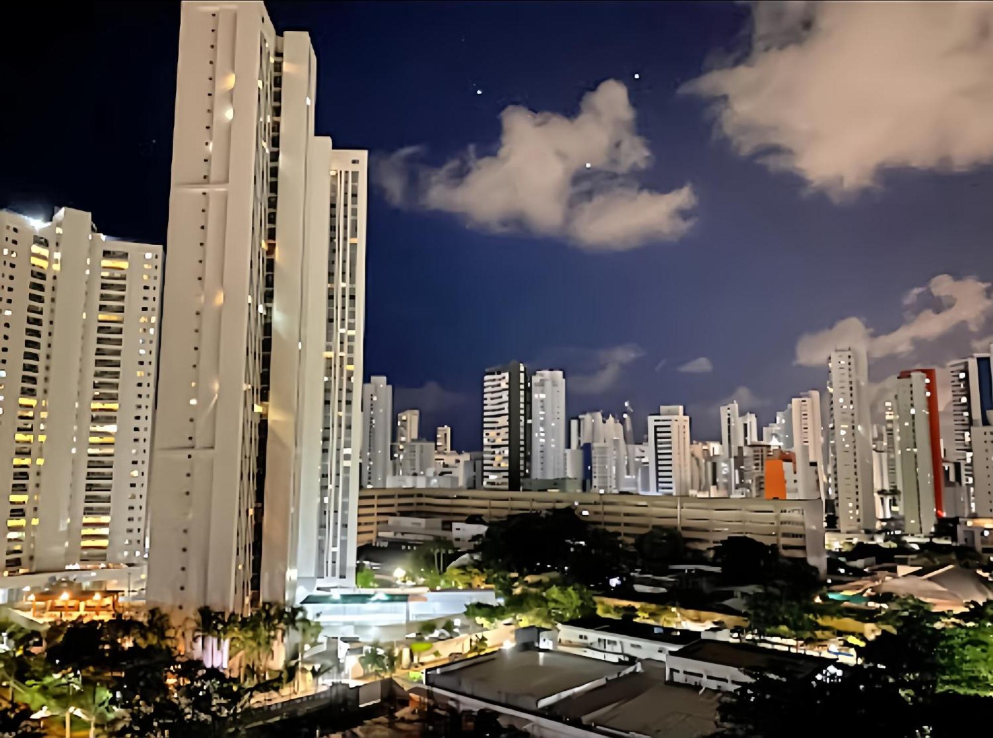 Flat Piscina No Rooftop Aluguel Temporada Em Recife Esterno foto